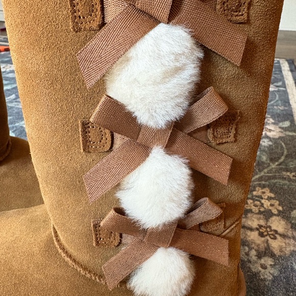 Koolaburra Ugg Tan Boots with Faux Fur and Bow Accents - Picture 3 of 6